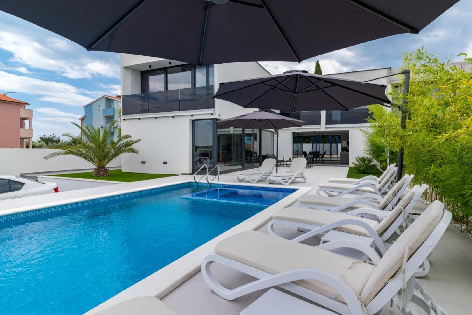 Villa Miaa Newly Built Modern Villa In Medulin For 9 People With Heated Swimming Pool & Jacuzzi ภายนอก รูปภาพ